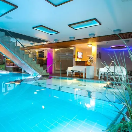 Johan Design & Hotel 4*